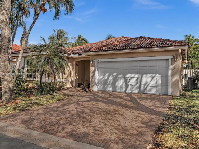 Home for sale at 4962 SW 32nd Way - photo 7439181