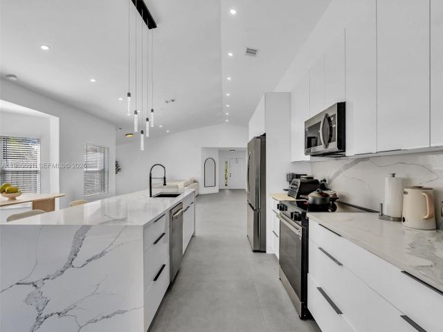 Home for sale at 4962 SW 32nd Way - photo 7439185