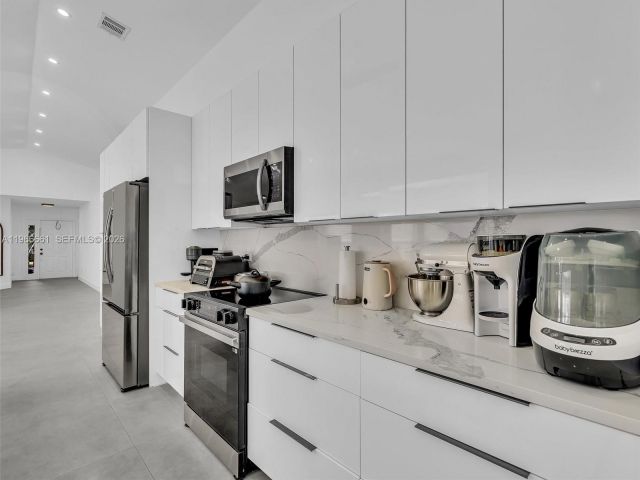 Home for sale at 4962 SW 32nd Way - photo 7439186