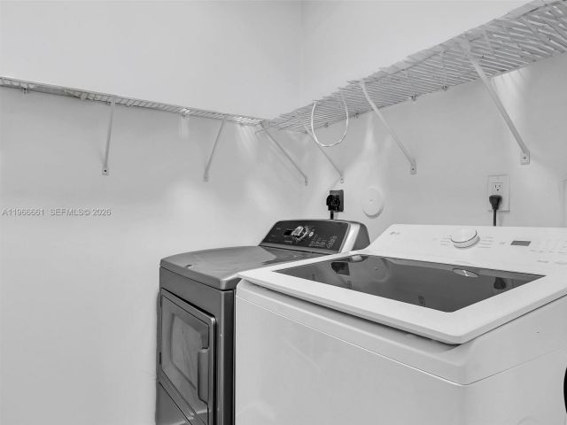 Home for sale at 4962 SW 32nd Way - photo 7439192