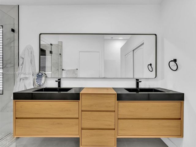 Home for sale at 4962 SW 32nd Way - photo 7439199