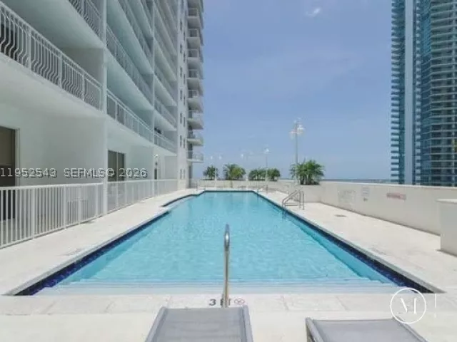 2-bedroom condo for sale in Miami - 1200 Brickell Bay Dr 1712 - MondialRealty