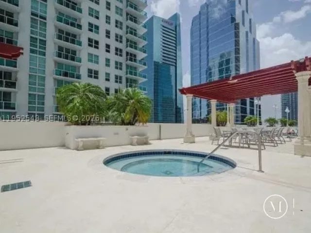 2-bedroom condo for sale in Miami - 1200 Brickell Bay Dr 1712 - MondialRealty