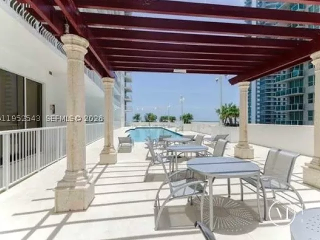 2-bedroom condo for sale in Miami - 1200 Brickell Bay Dr 1712 - MondialRealty