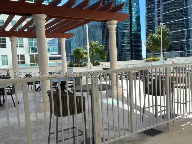 2-bedroom condo for sale in Miami - 1200 Brickell Bay Dr 1712 - MondialRealty
