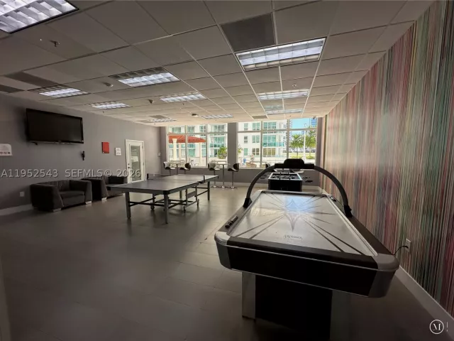 2-bedroom condo for sale in Miami - 1200 Brickell Bay Dr 1712 - MondialRealty
