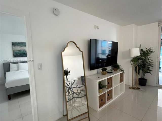 Apartment for sale  Unit #1712 - photo 7446625