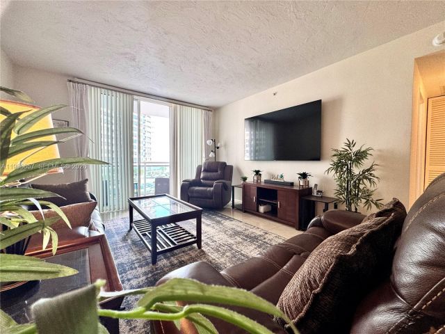 Apartment for rent  Unit #349 - photo 7440911