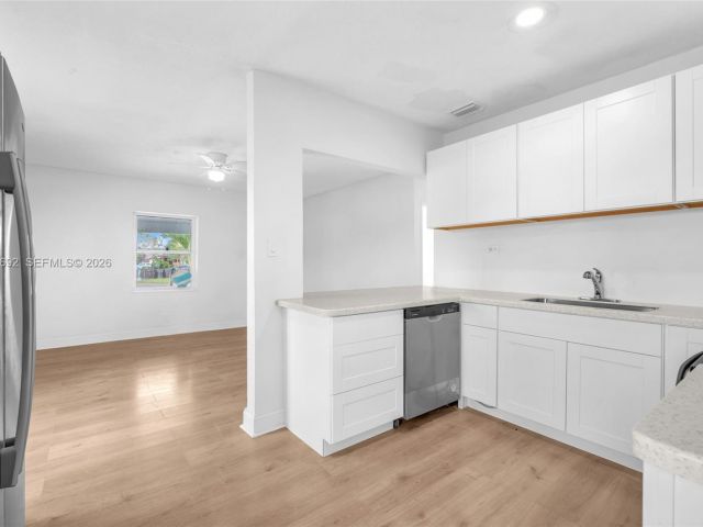 4-bedroom home for rent in Fort Lauderdale - 841 NW 15th Ter 0 - MondialRealty