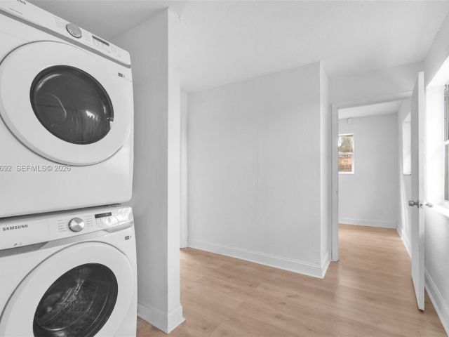 4-bedroom home for rent in Fort Lauderdale - 841 NW 15th Ter 0 - MondialRealty