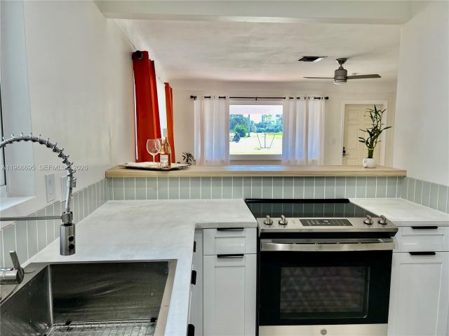 2-bedroom home for rent in Hollywood - 1623 Johnson St 1623 - MondialRealty