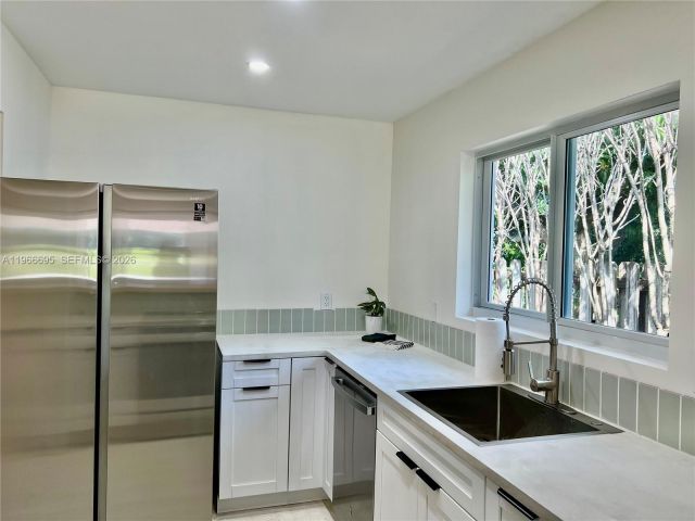 2-bedroom home for rent in Hollywood - 1623 Johnson St 1623 - MondialRealty
