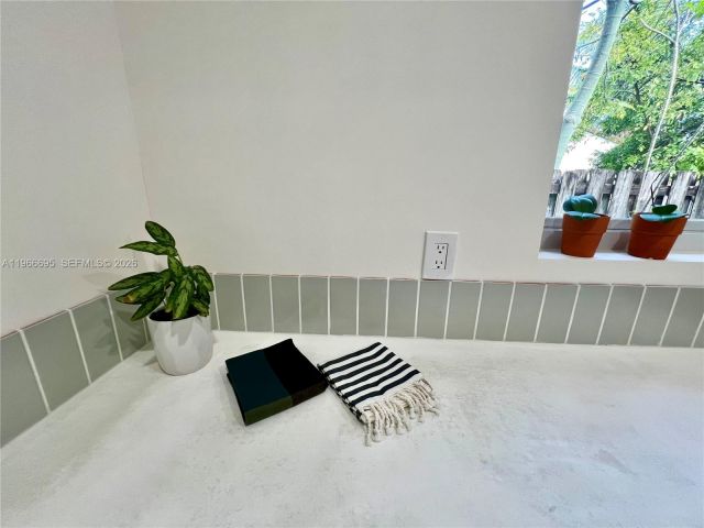 2-bedroom home for rent in Hollywood - 1623 Johnson St 1623 - MondialRealty