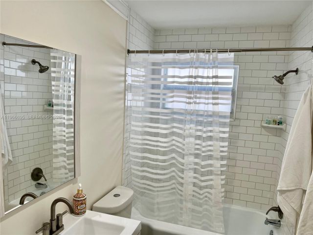 2-bedroom home for rent in Hollywood - 1623 Johnson St 1623 - MondialRealty