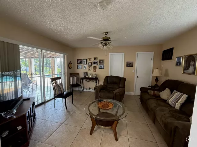 3-bedroom home for sale in Miami - 4012 SW 102 court - MondialRealty