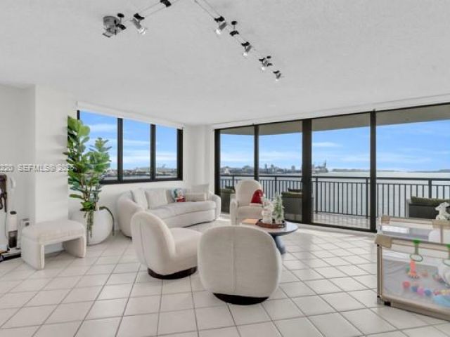 Apartment for sale  Unit #832 - photo 7441046