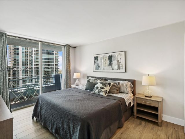 Apartment for rent  Unit #1901 - photo 7449879