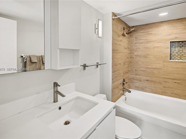 Apartment for rent  Unit #1901 - photo 7449880