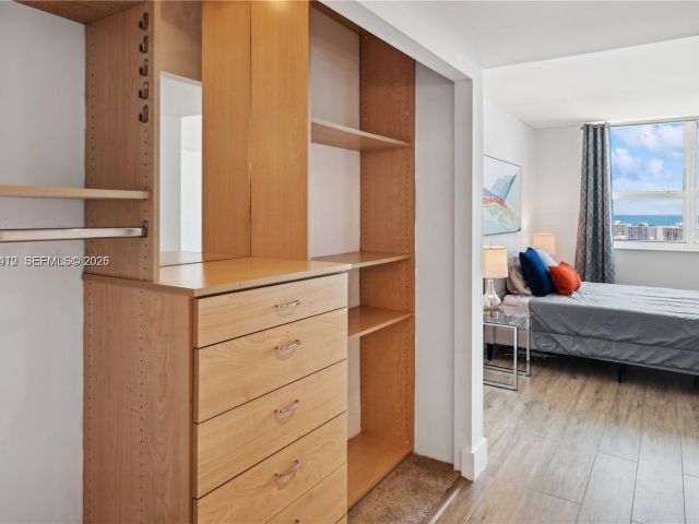 Apartment for rent  Unit #1901 - photo 7449883