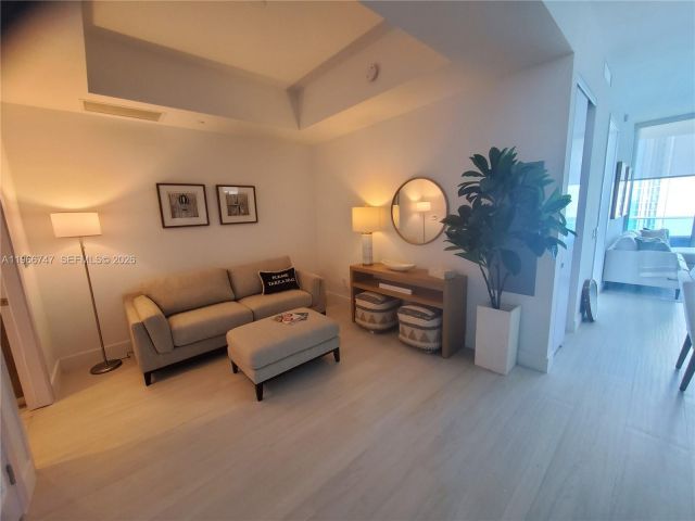 Apartment for rent  Unit #1402 - photo 7439995