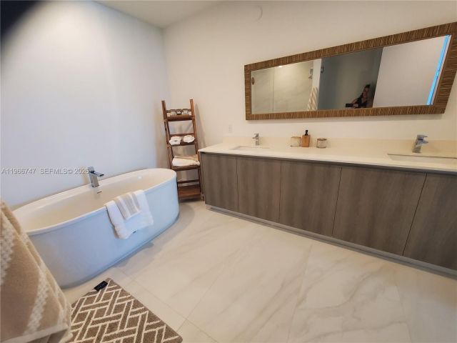 Apartment for rent  Unit #1402 - photo 7439997