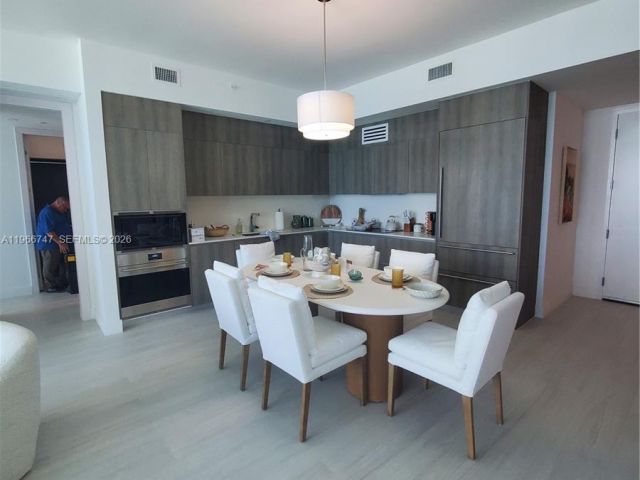 Apartment for rent  Unit #1402 - photo 7440004