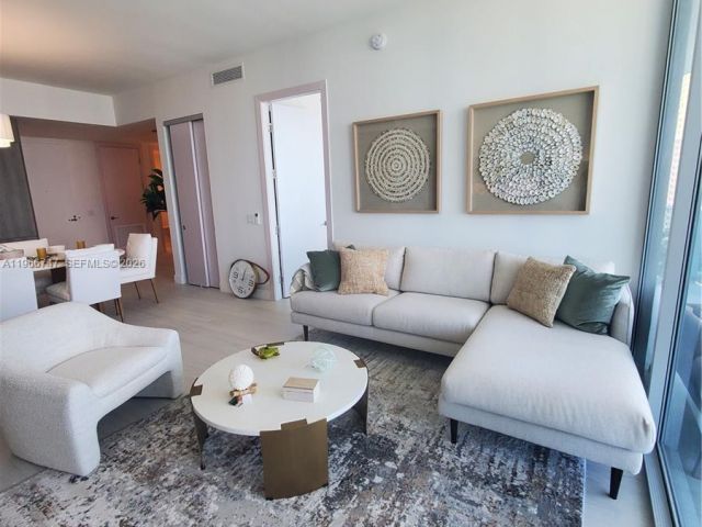 Apartment for rent  Unit #1402 - photo 7440006