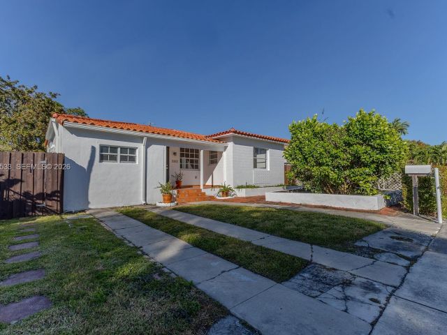 Home for sale at 1441 SW 17th St - photo 7439829