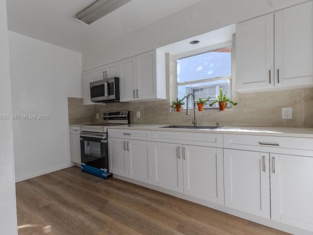 Home for sale at 1441 SW 17th St - photo 7439839