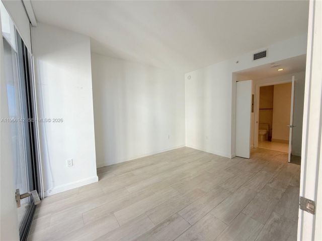 Apartment for rent  Unit #1809 - photo 7440115