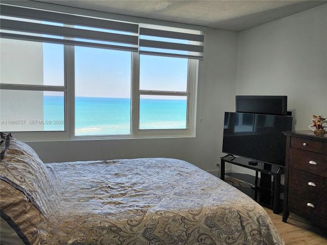 Apartment for rent  Unit #1020 - photo 7500906