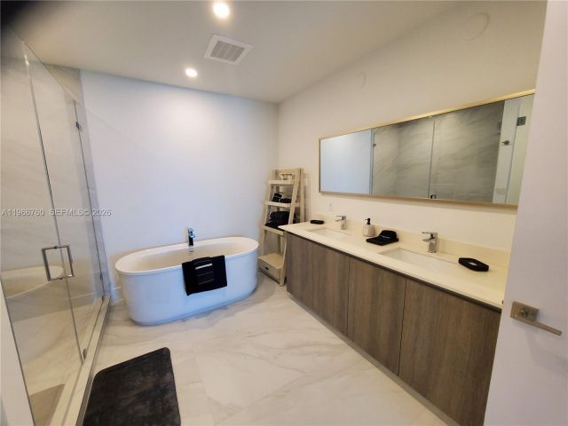 Apartment for rent  Unit #1403 - photo 7439988