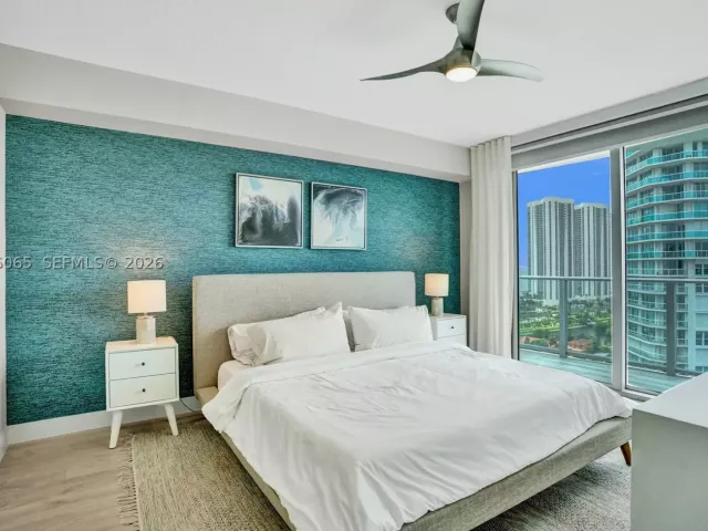 2-bedroom condo for rent in Sunny Isles Beach - 300 Sunny Isles Blvd 4-2104 - MondialRealty