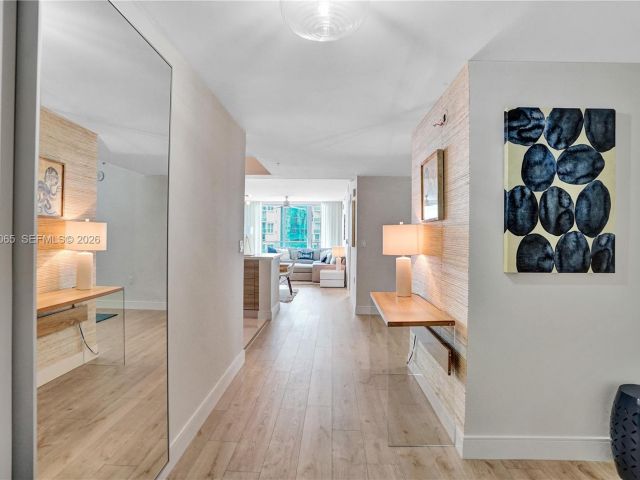 Apartment for rent  Unit #4-2104 - photo 7441649