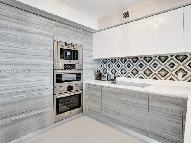 Apartment for rent  Unit #4-2104 - photo 7441657