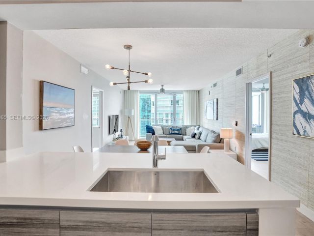 Apartment for rent  Unit #4-2104 - photo 7441661