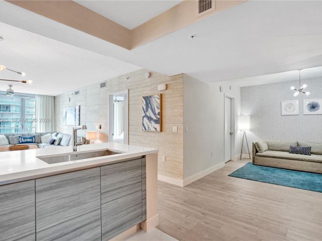 Apartment for rent  Unit #4-2104 - photo 7441662