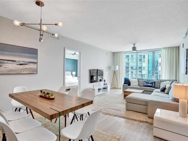 Apartment for rent  Unit #4-2104 - photo 7441669