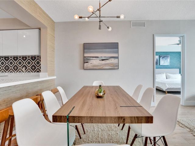 Apartment for rent  Unit #4-2104 - photo 7441671