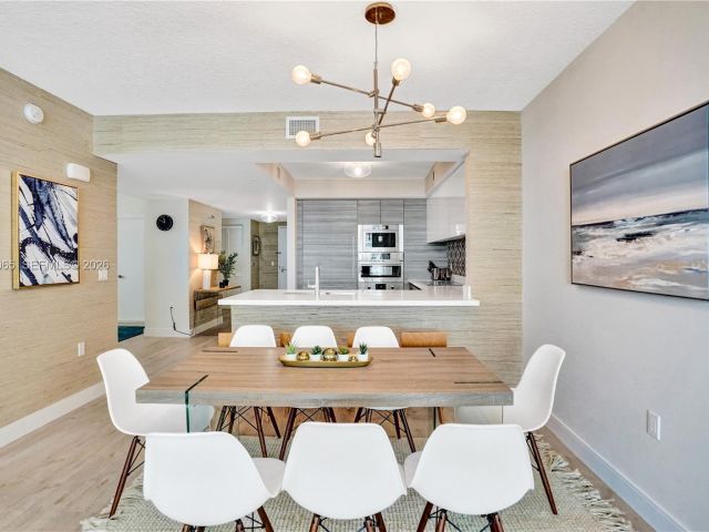 Apartment for rent  Unit #4-2104 - photo 7441672