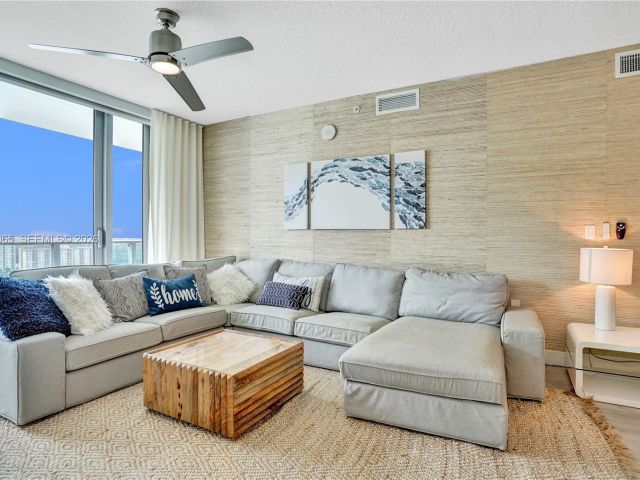 Apartment for rent  Unit #4-2104 - photo 7441679