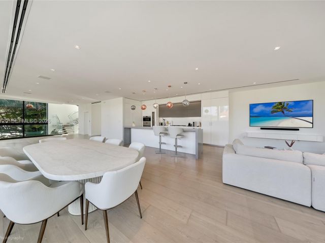 Home for rent at 420 N Hibiscus Dr - photo 7468694