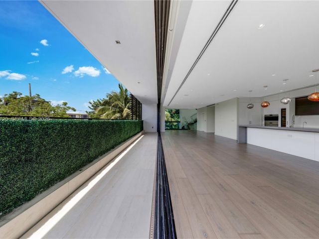 Home for rent at 420 N Hibiscus Dr - photo 7468696