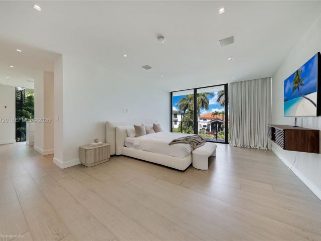 Home for rent at 420 N Hibiscus Dr - photo 7468700