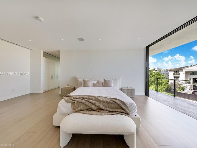 Home for rent at 420 N Hibiscus Dr - photo 7468701