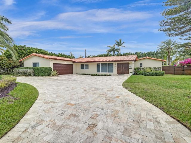 Home for rent at 1201 Washington St - photo 7439931