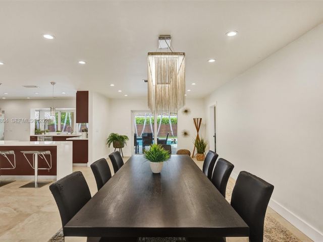 Home for rent at 1201 Washington St - photo 7439937