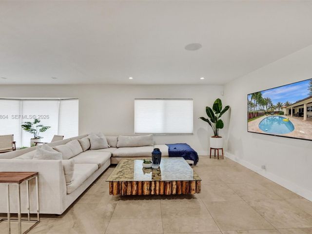 Home for rent at 1201 Washington St - photo 7439944