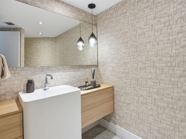 Home for sale at 1961 S Oak Haven Cir - photo 7439862