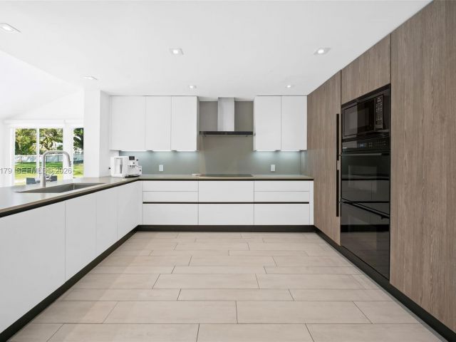 Home for sale at 1961 S Oak Haven Cir - photo 7439864